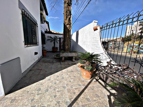 Venta Casa Estilo Colonial Con12 Dormitorios.