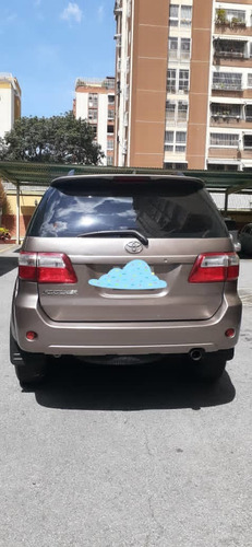 Toyota Fortuner .
