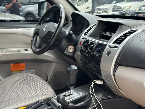 Mitsubishi Montero Sport Glx