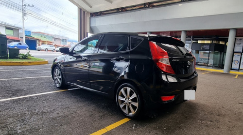 Imagen 6 de 6 de Hyundai Accent, Modelo 2013