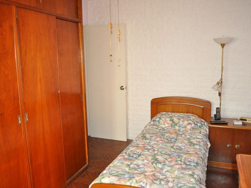 Venta Casa Pocitos Con Patio Y Garaje