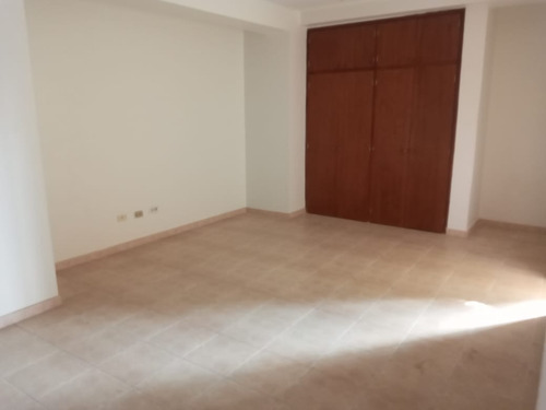 Apartamento En Venta En Juana De Avila Mls #24-10800 O.g