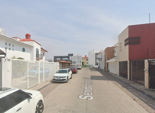 An-remato Casa En Querétaro, Col. Milenio Iii, Calle Senda Inmortal.