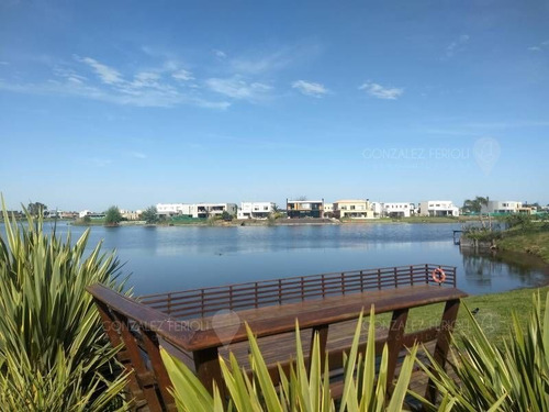 Casa En Venta Ubicado En Country Maschwitz, Zona Norte