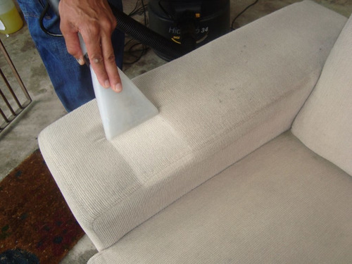 Imagem 2 de 3 de Limpeza Higienização De Sofá
