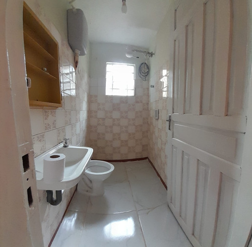 Vendo 4 Quartos,3 Banheiros,3 Cozinha,2 Salas,1 Garagem,