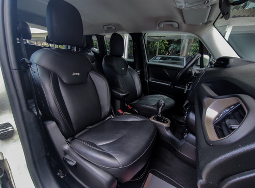 Imagem 11 de 15 de Jeep Renegade Longitude 1.8 Flex 16v 4p Automático