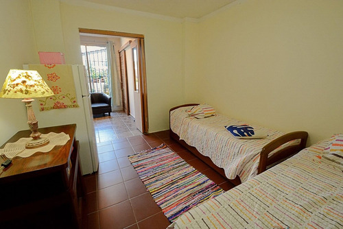 Casa Dos Dormitorios En Venta En Cerro Con Garage