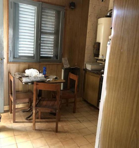 Casa Con Galpon Y Cochera ,excelente Zona !!!