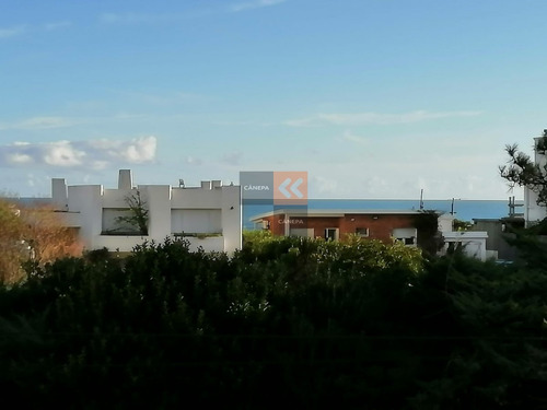 Casa En Venta A Reciclar, Segunda Linea Al Mar- Ref: 8087