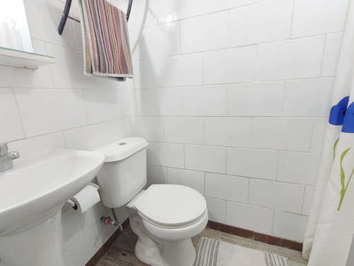Venta De Propiedad Comercial En Centro De Quilpué, 5h+5b+4e