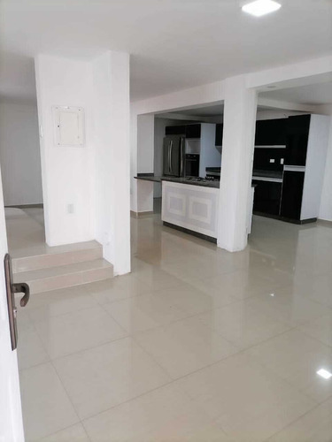 Imagen 4 de 7 de Townhouse Urb Trigal Norte Jhoanna Valdez 0414-4134289