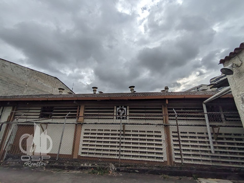 Galpón Industrial En  Venta  En Los Teques