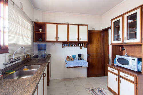 Casa Em Nonoai Com 3 Dormitórios - Lu430324