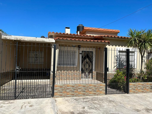 Casa En Santa Teresita A 11 Cuadras Del Mar.