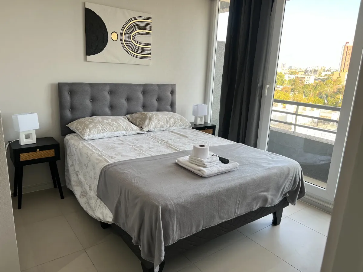 Imagen 2 de 17 de Hermoso Departamento Semi Nuevo Amoblado En Santiago