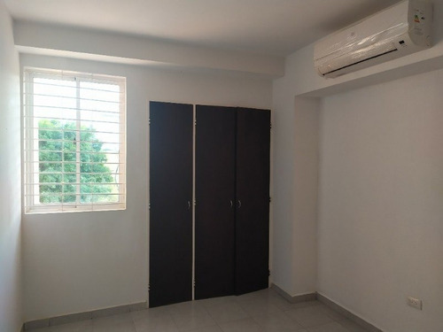 Imagen 9 de 15 de Apartamento En Res. Puerta Real, Lema-482