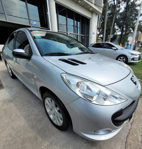 Peugeot 207 1.4 Sedan Hdi Xt