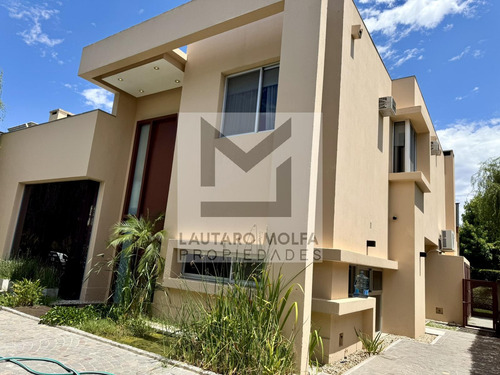 Casa De Categoria En Altos Del Sol