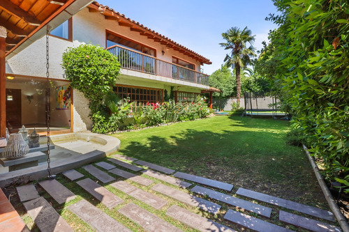 Espectacular Casa Estilo Español En Camino De Los Trapenses