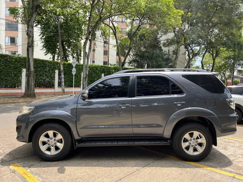Toyota Fortuner 2.7l 4x2