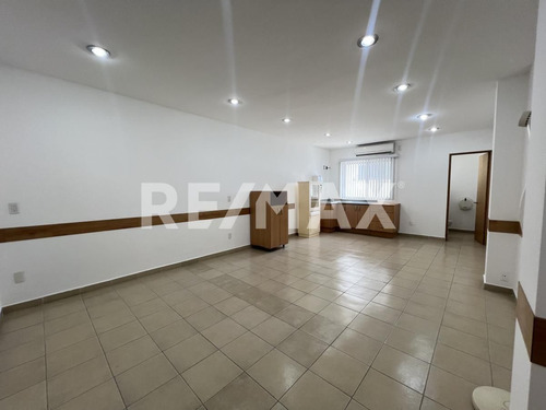 Consultorio - Comercial En Renta
