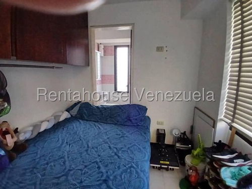 En Venta Apartamento En Los Palos Grandes Mls 25-14900 Olga Corina Damiani