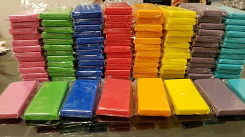 Caja Regalo 24 Masas + Cortantes + Estecas + Sellos