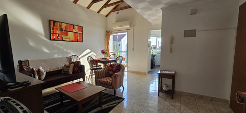 Excelente Departamento 3 Ambientes Con Balcón Y Cochera En Castelli Al 6400, Carapachay