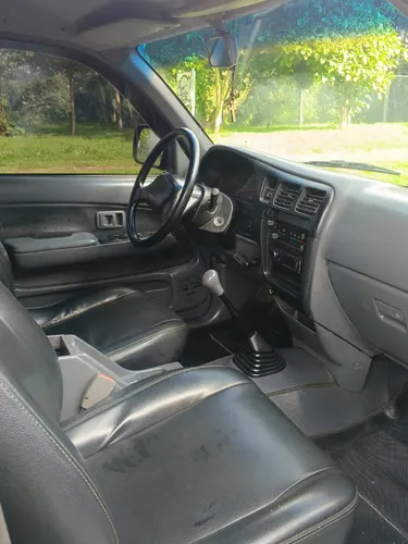 Toyota Hilux 2.4l 4x2