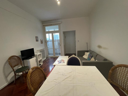 Departamento En Alquiler De 2 Dormitorios Con Muebles En Barrio Norte 