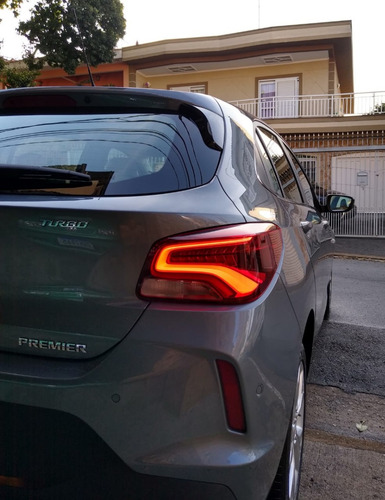 Chevrolet Onix Premier 2