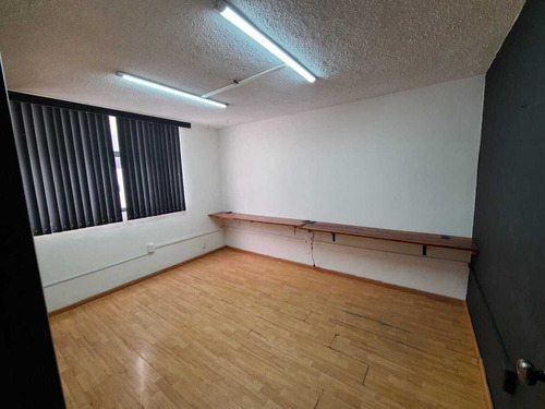 Casa En Renta Con Uso De Suelo Habitacional Con Servicios Tipo A Ubicación Est