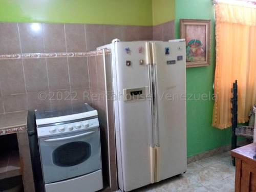 Imagen 6 de 9 de Muy Fresco Y Buena Zona Residencial En Punto Fijo