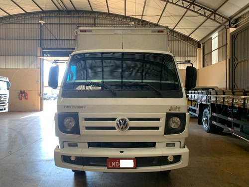 Imagem 3 de 10 de Volkswagen 8.160 C/ Plataforma 2015