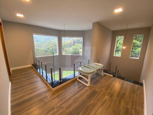 Imagem 18 de 27 de Casa Com 4 Dormitórios À Venda, 252 M² Por R$ 1.680.000,00 - Vargem Grande - Teresópolis/rj - Ca0819