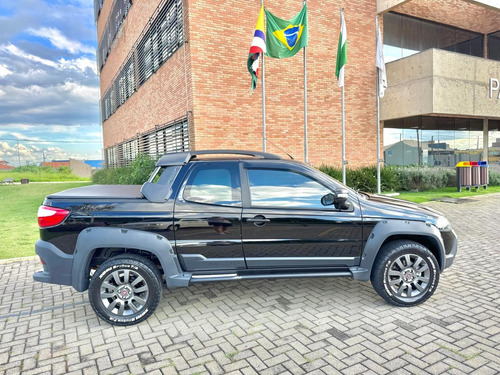 Fiat Strada 1.8 16v Adventure Cab. Dupla Flex 3p