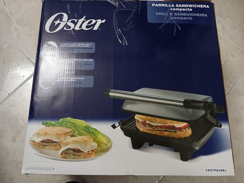 Parrilla Sandwichera Compacta Oster