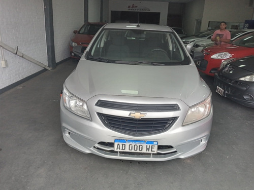 Imagen 3 de 15 de Chevrolet Onix 2018 1.4 Joy Ls + 98cv