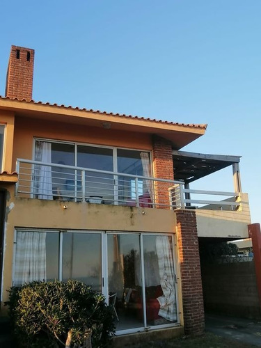 Imagen 2 de 14 de Casa Piriapolis Frente Al Mar