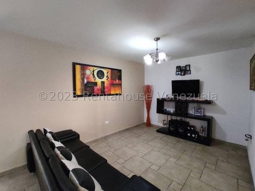 Townhouse En Venta En San Pablo Turmero Aragua 23-26976 Irrr