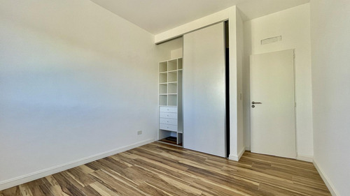Casa En Naudir En Venta - A Estrenar - Lote Con Fondo Al Verde