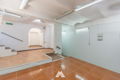 Local Comercial- Multiproposito- Deposito 74 Mt2