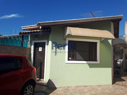 Imagem 1 de 3 de Casas - 2 Dormitórios - 325