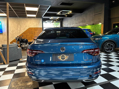 Imagen 6 de 25 de Volkswagen Vento 2021 1.4 Highline 150cv At No Passat Hybrid