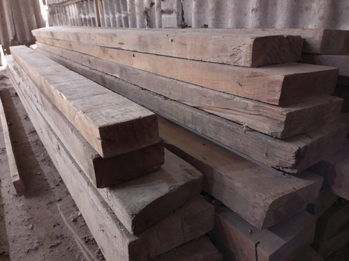 Imagen 2 de 4 de Vigas De Madera De Pino