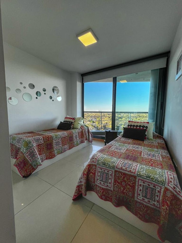 Imagen 17 de 24 de Alquiler Apartamento Panorámico Piso 15 Punta Del Este Torre Tressesenta Amenities Premium Mucama Excelente Ubicación Piscina Gym Sum Jacuzzi Sauna