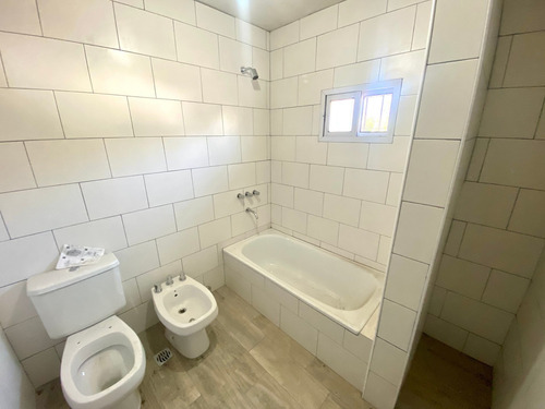 Venta Casa 6 Ambientes Cochera Longchamps