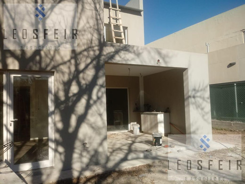Imagen 7 de 24 de Casa - Plottier