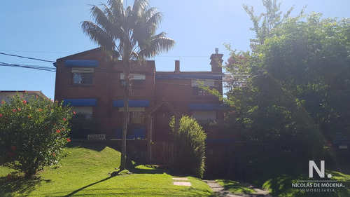 Chalet De 5 Dormitorios En Venta En Pinares, Punta Del Este